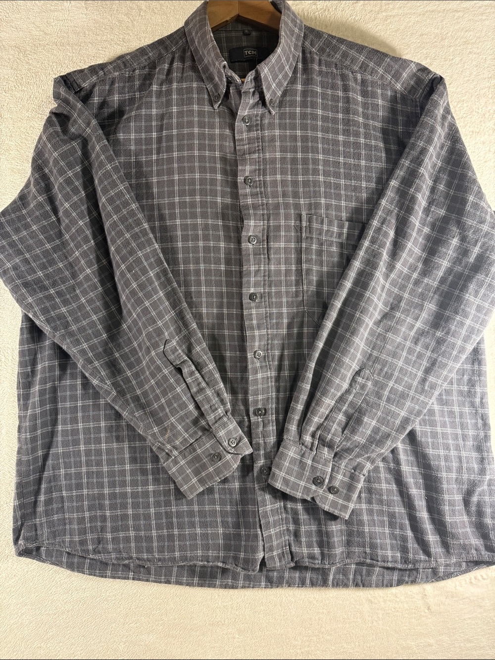 TCM Men's Gray Plaid Long-Sleeve Button-Down Shirt